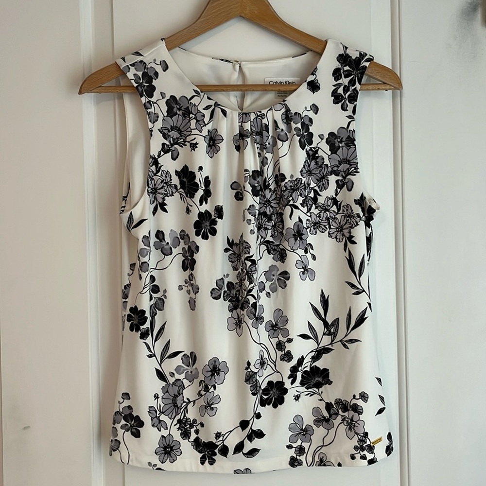 Calvin Klein sleeveless gathered dress blouse